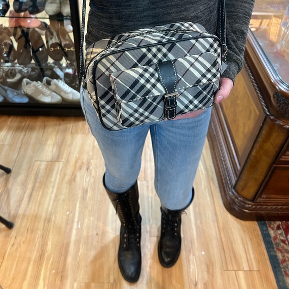 Burberry blue label crossbody bag - Picture 8 of 10